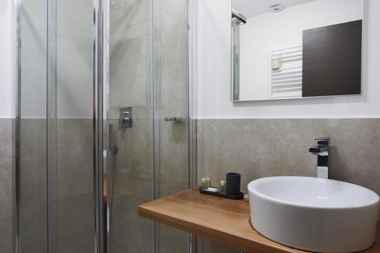 Bespoke Roma Suites Luaran gambar