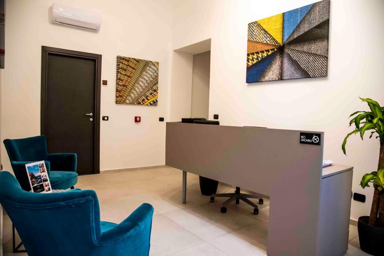 Bespoke Roma Suites Luaran gambar
